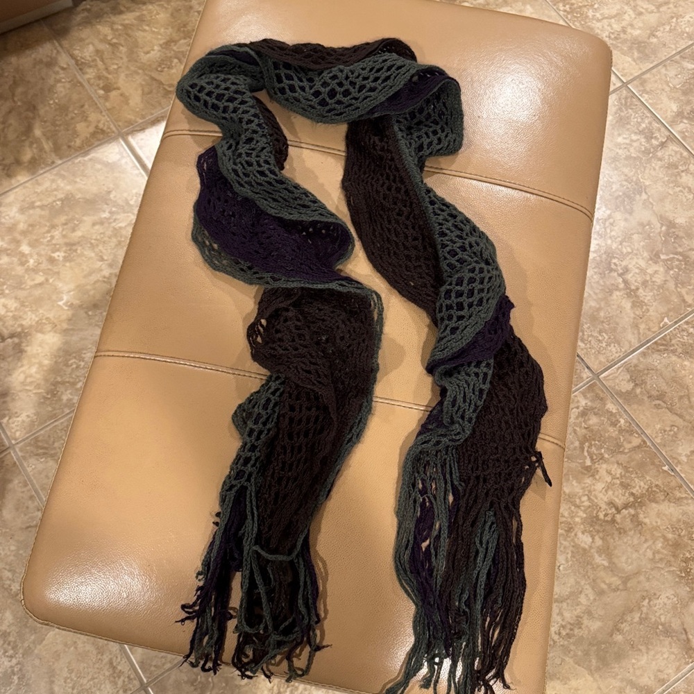 Black and Green Knit Scarf